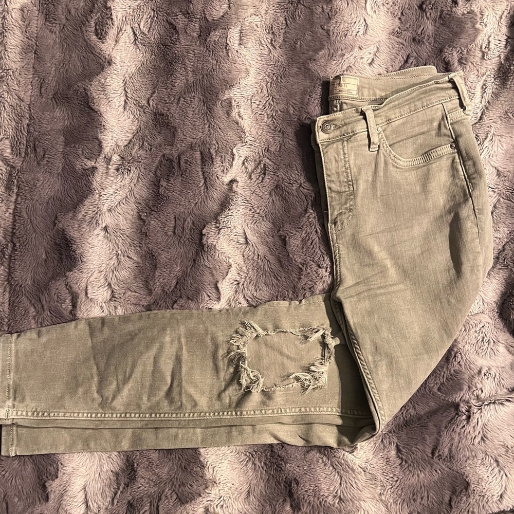 Free People sz 29 distressed skinny jeans with stretch